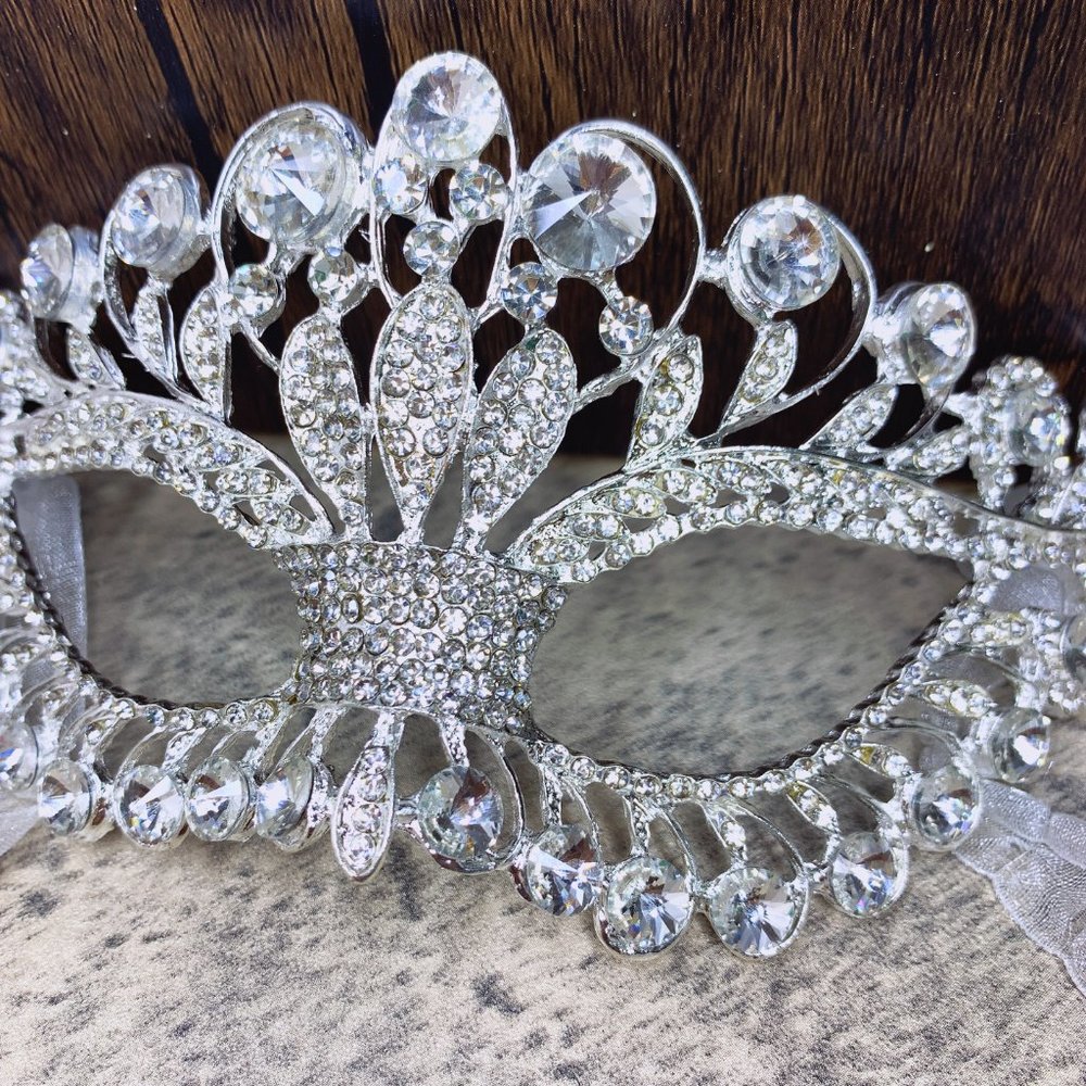 Silver Masquerade Mask, Crystal Mask Rhinestone, Venetian, Party, Pageant, Prom - Picture 4 of 4